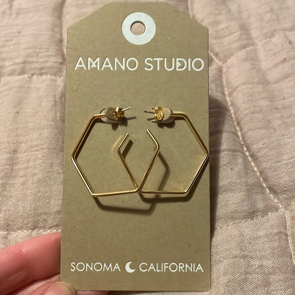 NWT Amano Gold Angled Hoop Earrings